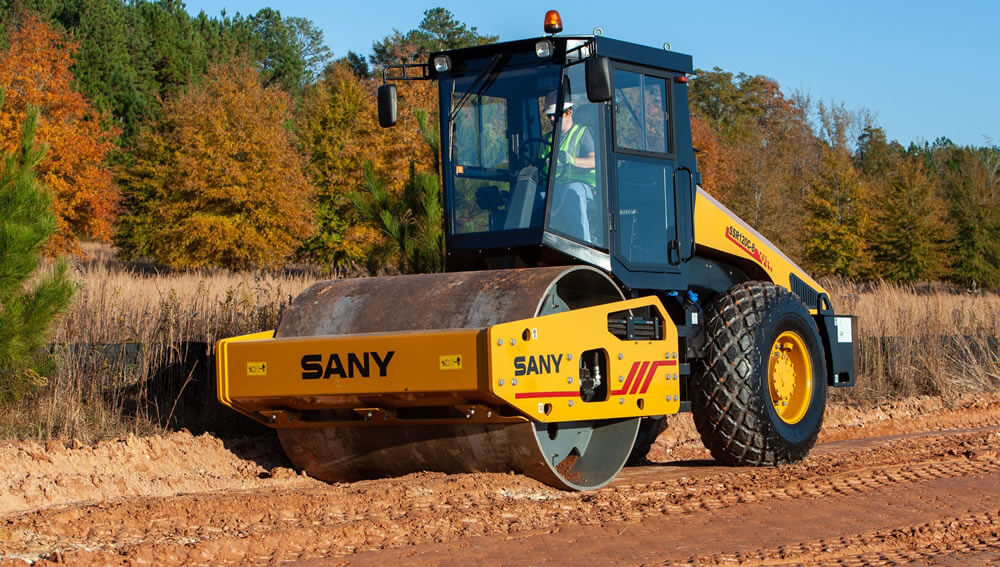 Why Service Your Equipment at a Construction Equipment Dealer in Kansas City