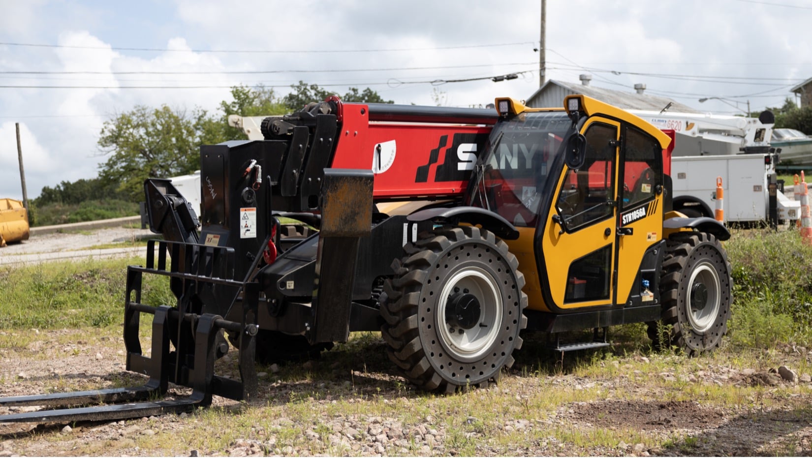 A Leading Construction Equipment Dealer in Kansas City Describes Common Uses for Telehandlers