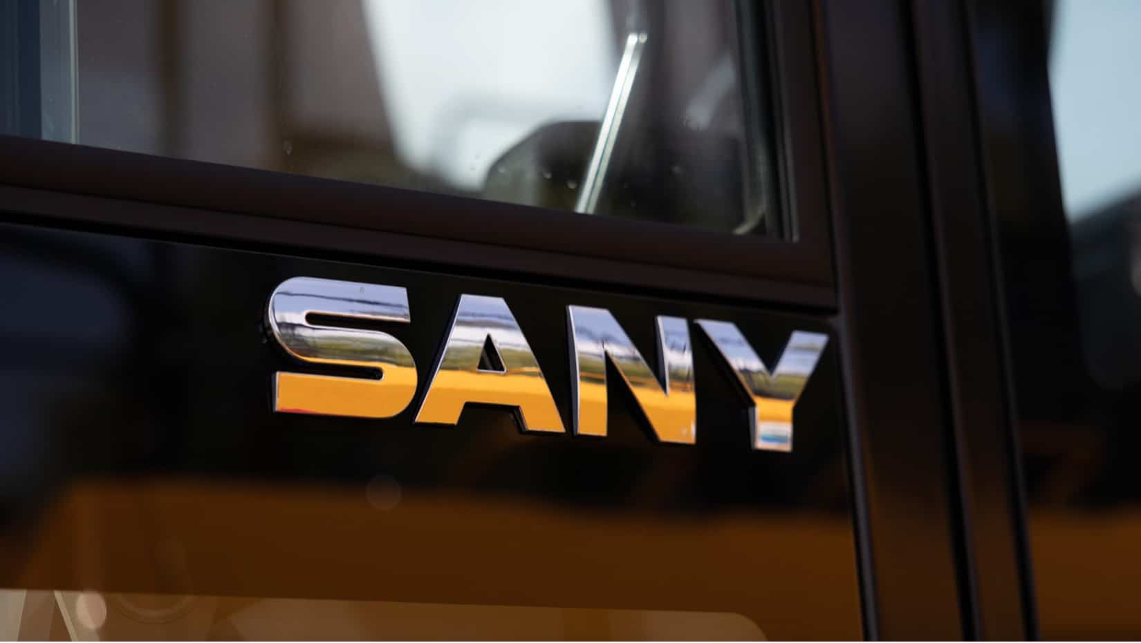 4 Reasons to Buy New Equipment from a SANY Equipment Dealer in Kansas City