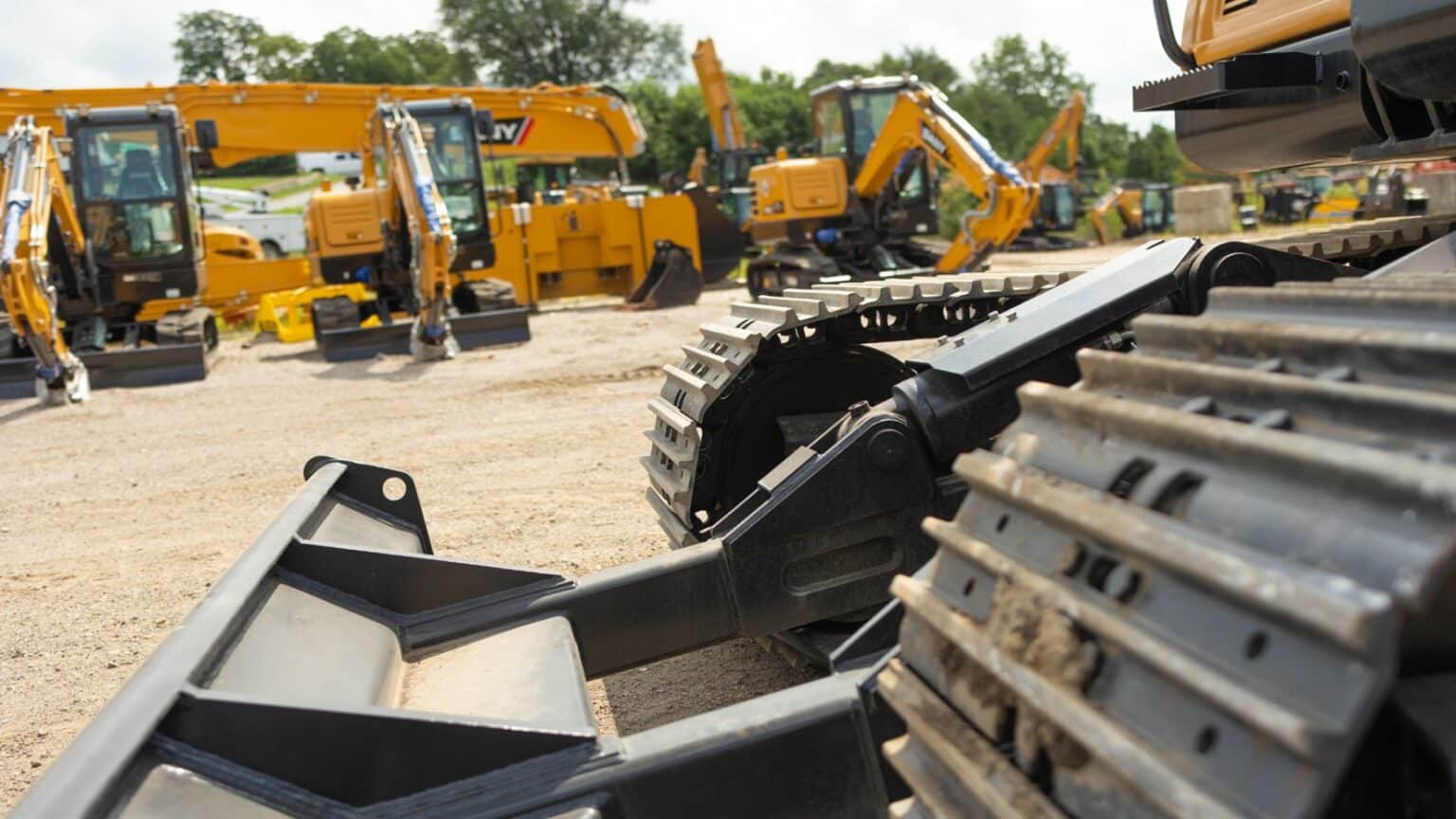 7 Reasons to Choose STE When You Need a Construction Equipment Dealer